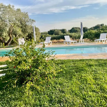 בית כפרי Trullo Nadia אוסטוני