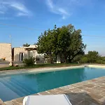 בית כפרי Trullo Nadia *